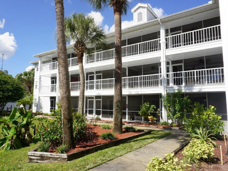 Paradise Lakes 500 Building